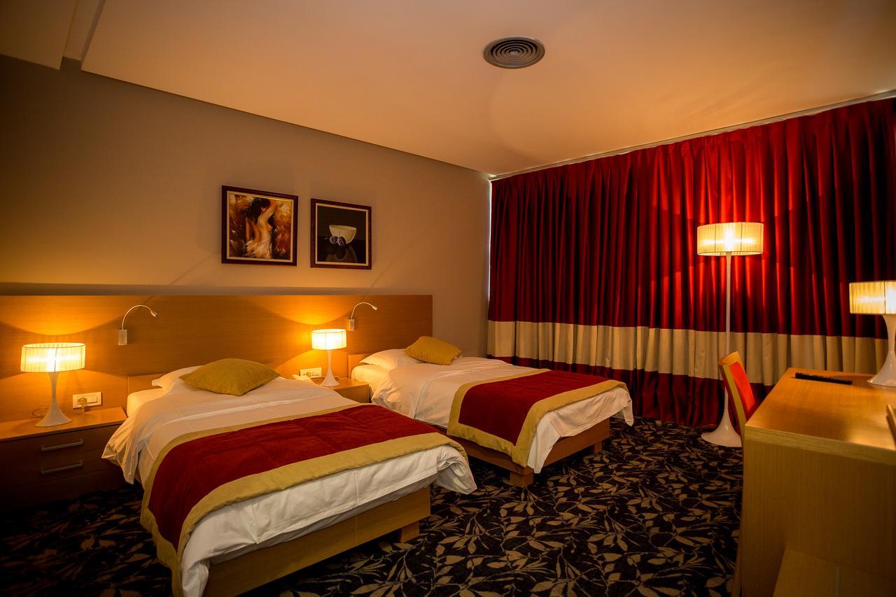 Hotel Colosseo & Spa Shkoder Luaran gambar