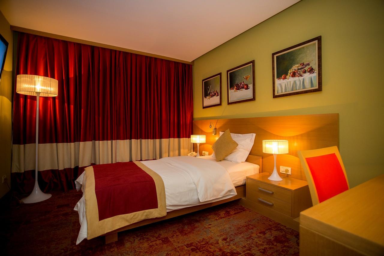 Hotel Colosseo & Spa Shkoder Luaran gambar