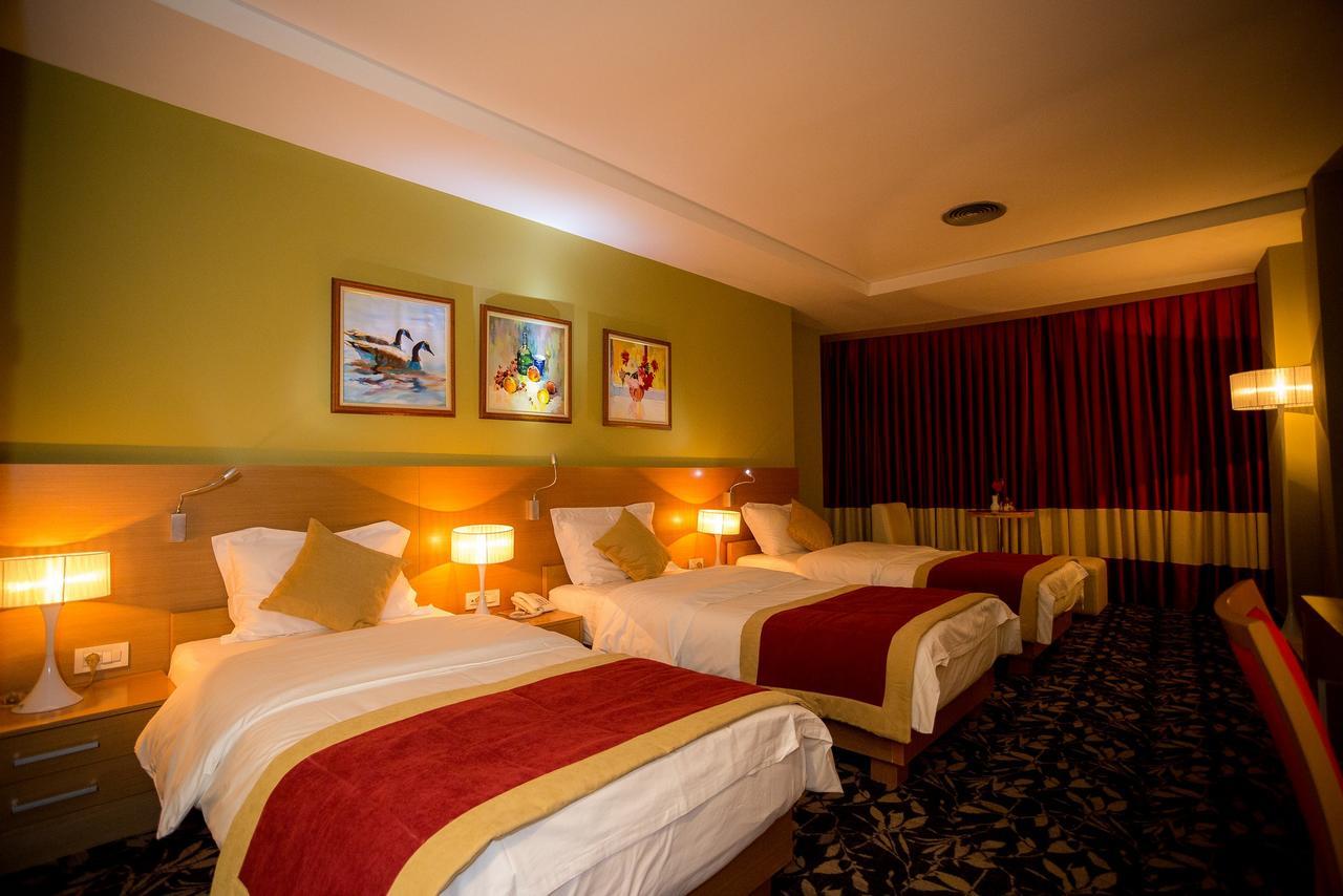 Hotel Colosseo & Spa Shkoder Luaran gambar