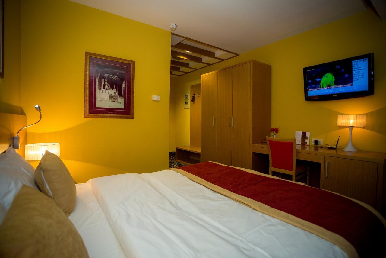 Hotel Colosseo & Spa Shkoder Luaran gambar