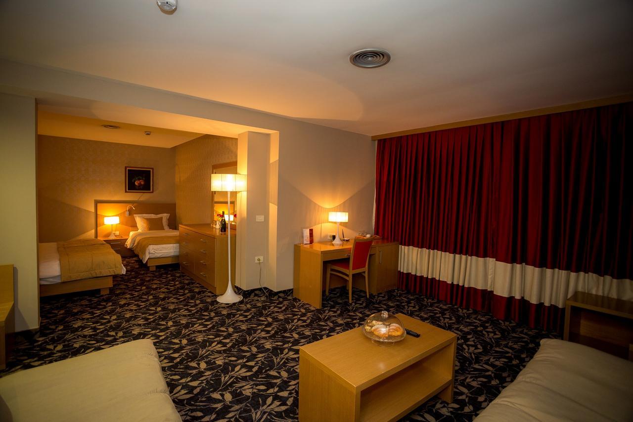 Hotel Colosseo & Spa Shkoder Luaran gambar